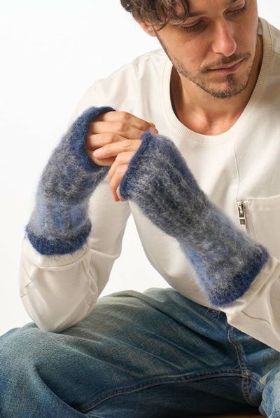 mohair shaggy knit hand warmer［blue check］10月入荷予定