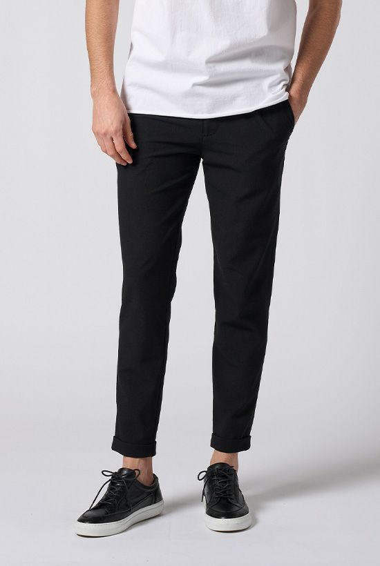 ONEEIGHT ｜tuck slim slacks［black］4月入荷予定